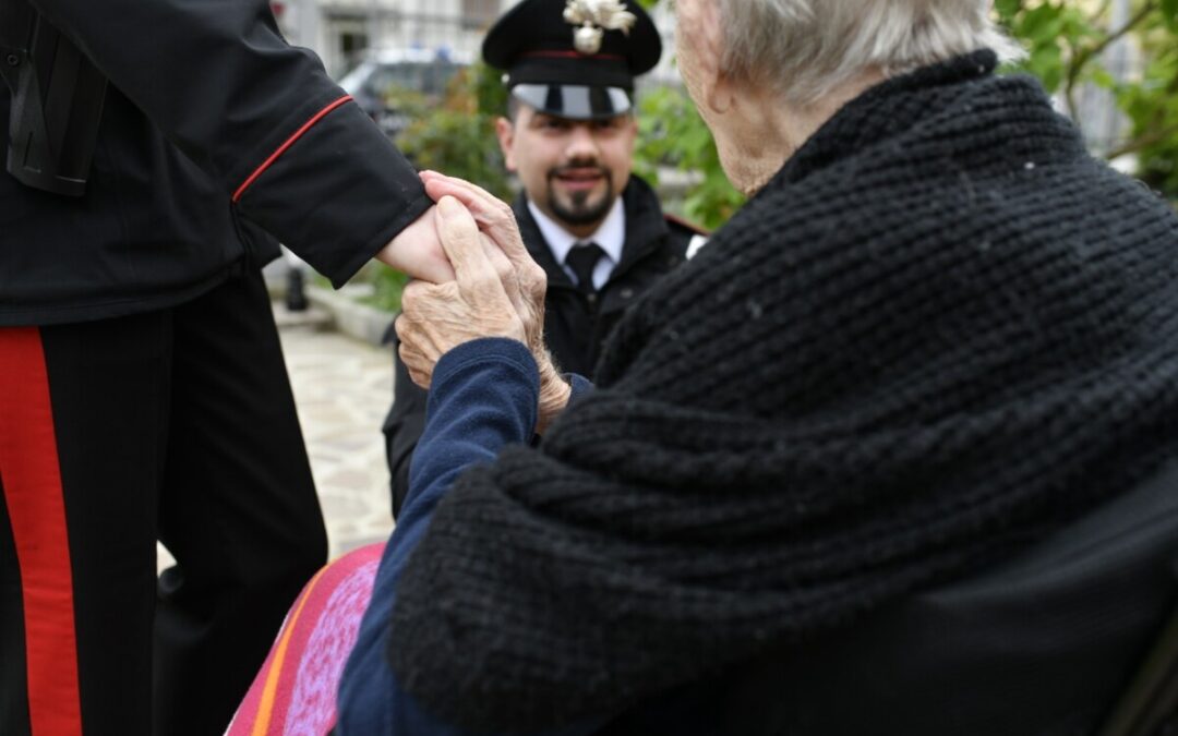 Truffa del finto carabiniere a un 89enne, quelli veri arrestano una coppia a Tarquinia