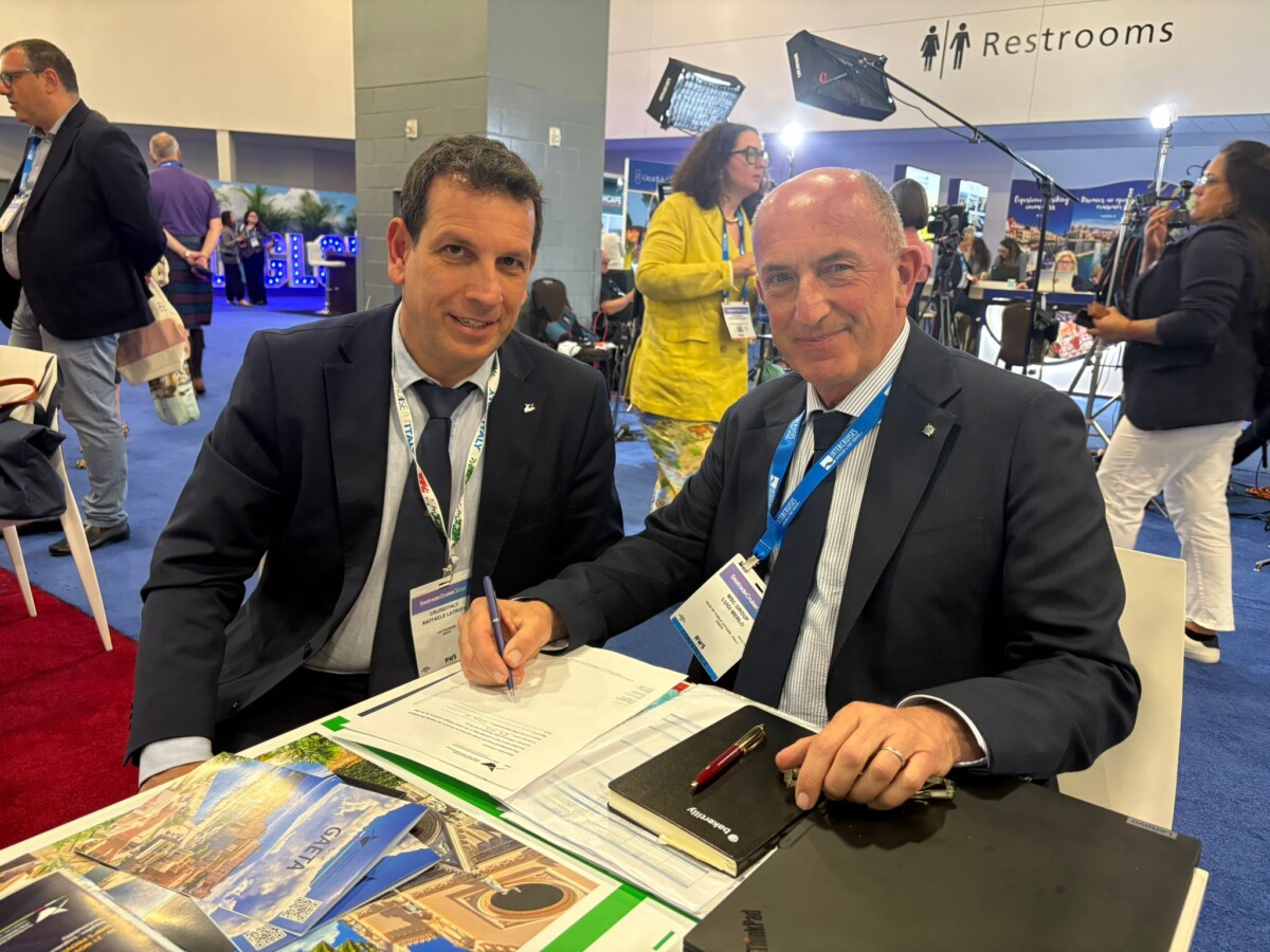 firma della manifestazione di interesse da parte del Presidente dell’AdSP Raffaele Latrofa e del Direttore delle Relazioni Istituzionali di Msc Luigi Merlo