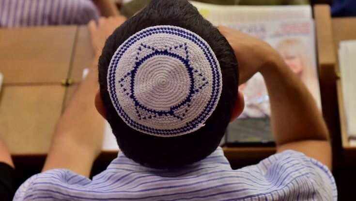 Aggressione antisemita a Roma, picchiato perché indossava la kippah