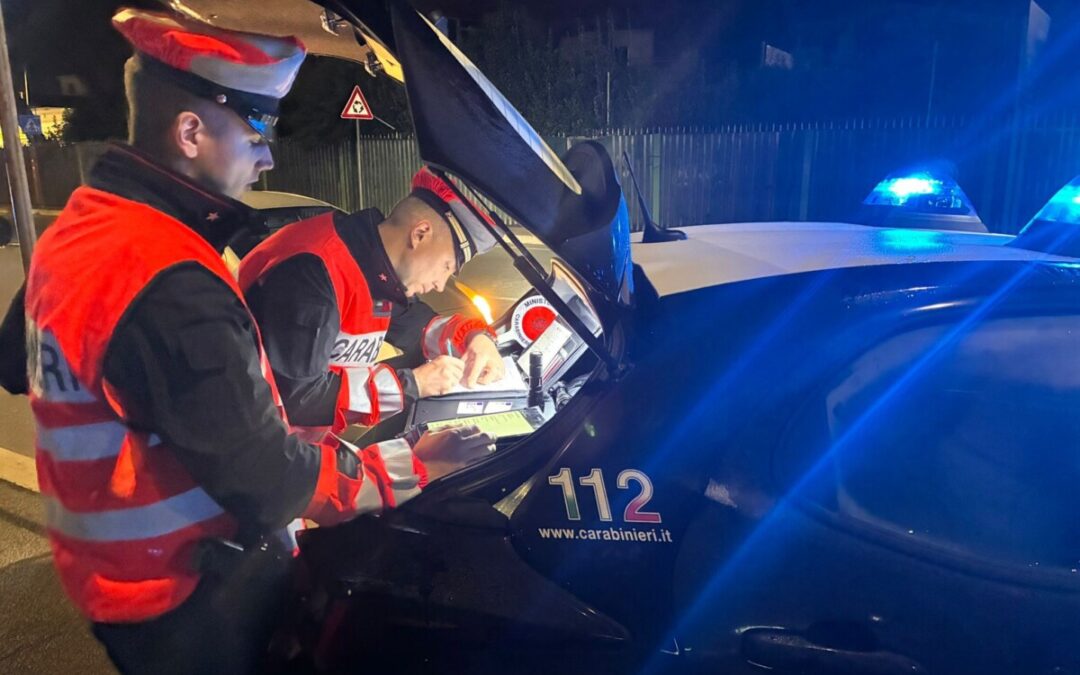 Ruba uno scooter e scappa, i Carabinieri lo arrestano a Torre Spaccata