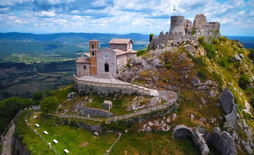 Tolfa svela la sua nuova identità digitale: online il portale turistico che racconta un territorio senza confini