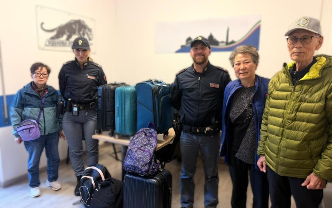 Turisti coreani derubati a Fiumicino, la Polizia recupera il bottino e denuncia i ladri