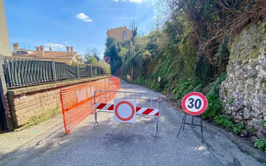 Testini: “Il Comune di Bracciano dica cosa fa per lo smottamento di via della Cupetta