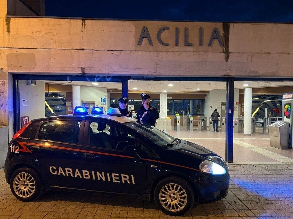 OSTIA - L'intervento dei Carabinieri presso la stazione di Acilia