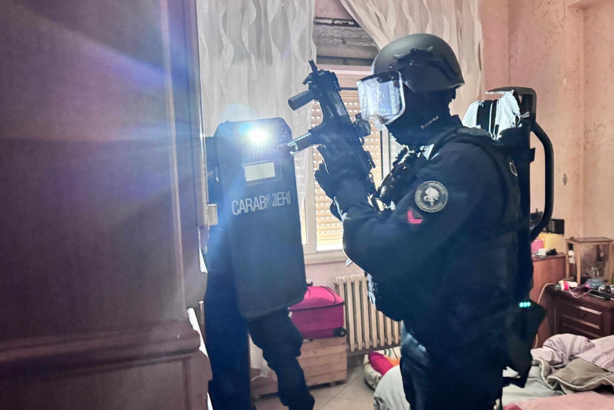 OSTIA – Operazione dei Carabinieri sul litorale (1) OSTIA - Operazione dei Carabinieri sul litorale (6)