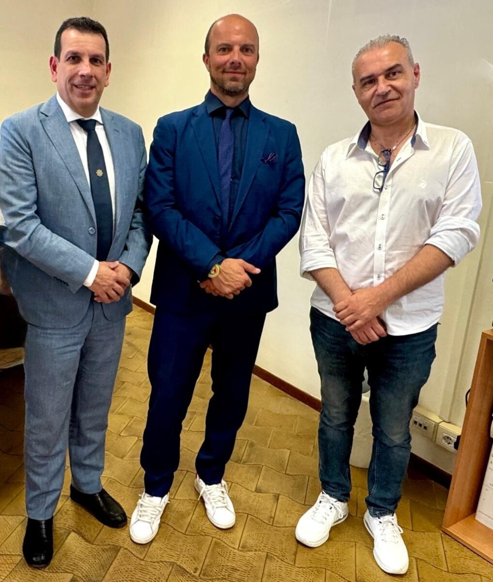 Raffaele Latrofa Presidente dell’AdSP MTCS, al centro Andrea Bottone Amministratore unico di PAS e a destra Alfredo Giannini Direttore Tecnico di PAS porto Raffaele Latrofa Presidente dell'AdSP MTCS, al centro Andrea Bottone Amministratore unico di PAS e a destra Alfredo Giannini Direttore Tecnico di PAS porto