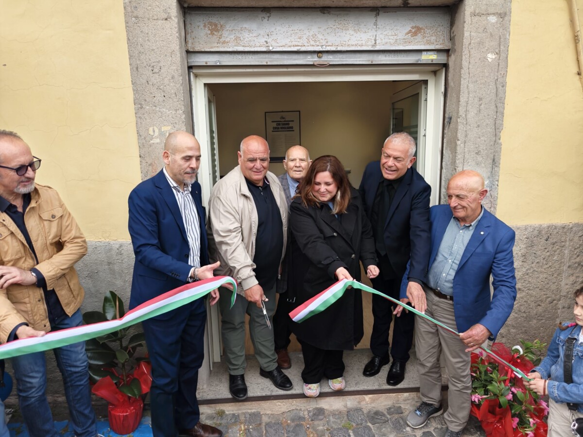 Taglio del nastro per la nuova sede Cna a Soriano nel Cimino Taglio del nastro per la nuova sede Cna a Soriano nel Cimino