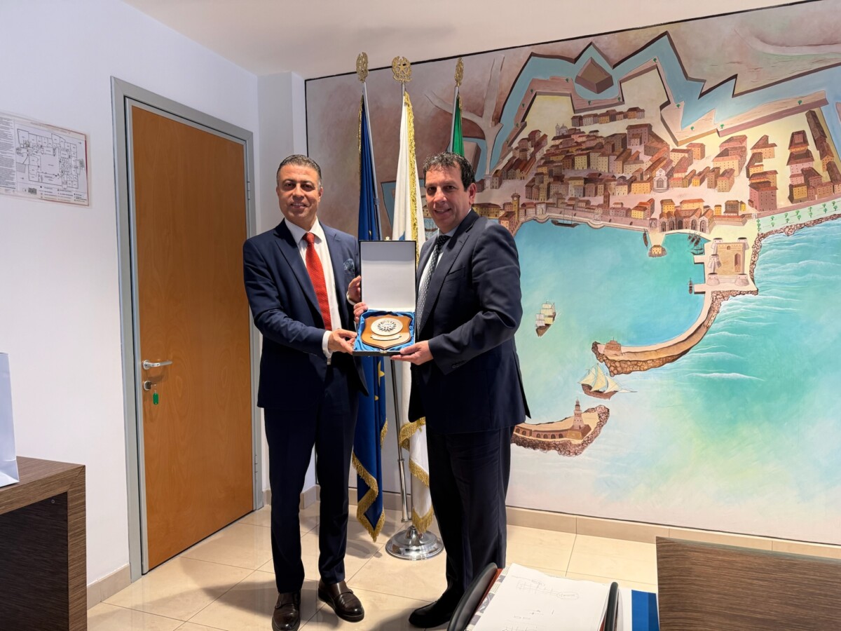 VISITA CONSOLE TUNISINO latrofa porto civitavecchia