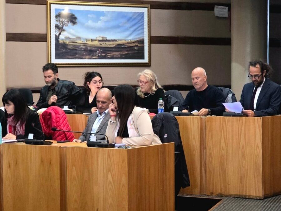 Consiglio a Ladispoli, Governo Civico contro Augello: “Assise chiusa con interrogazioni da discutere”