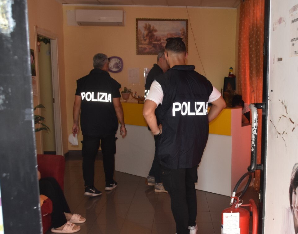 polizia centro estetico