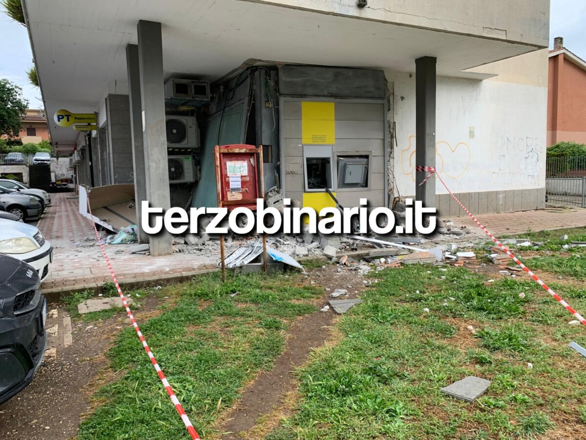 ufficio postale poste valcanneto esplosione 1