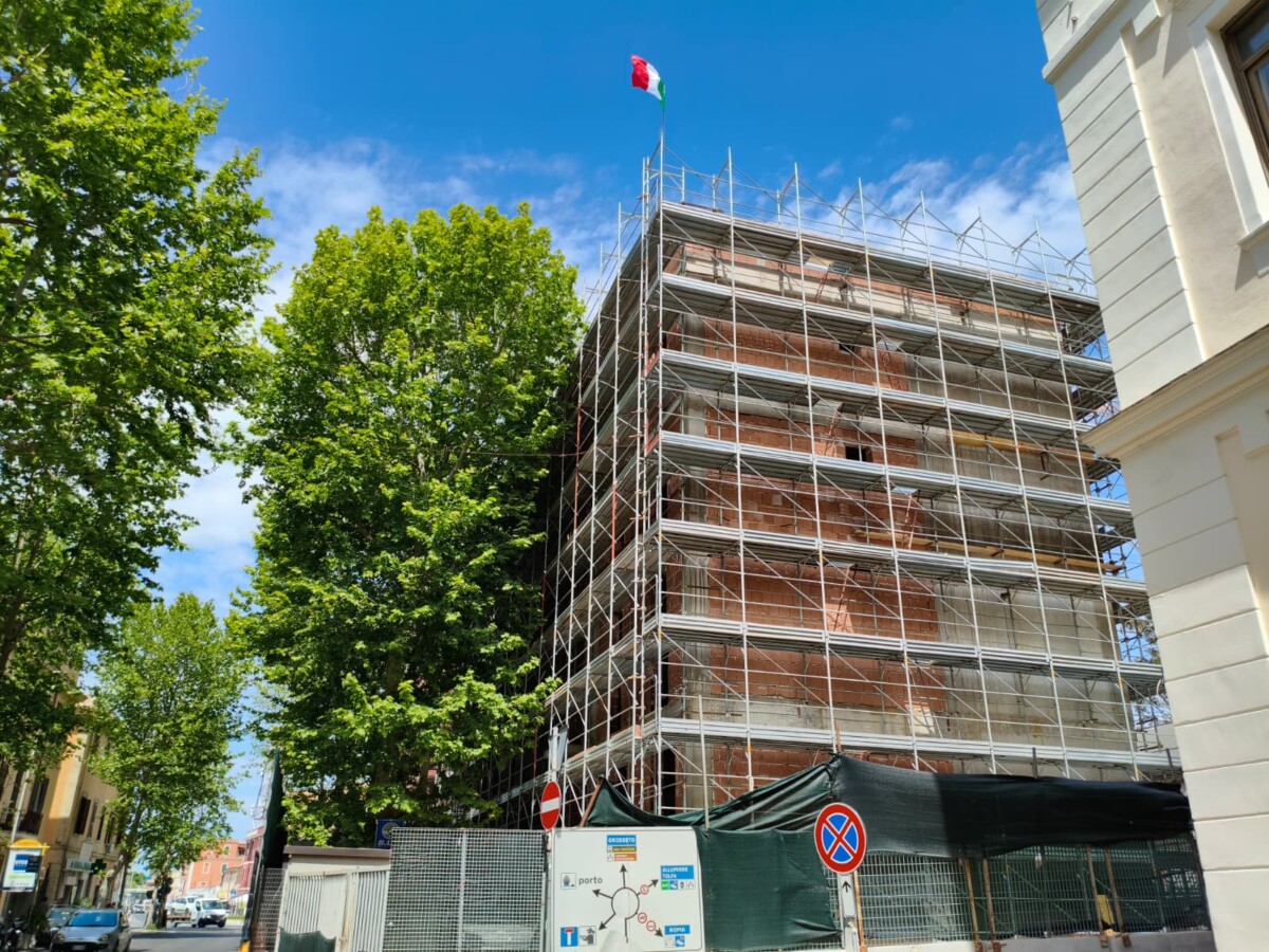 via XVI Settembre nuovo palazzo ater cantiere