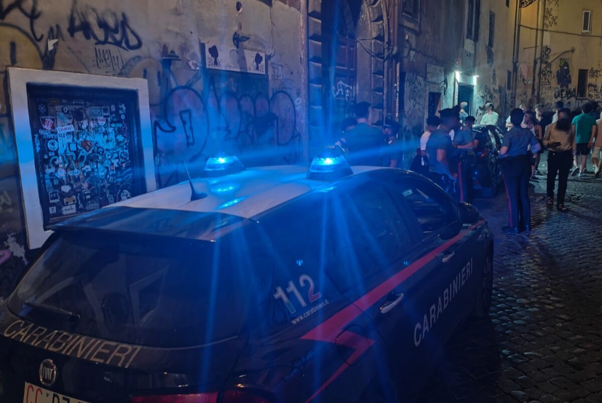 TRASTEVERE Carabinieri malamovida (2)