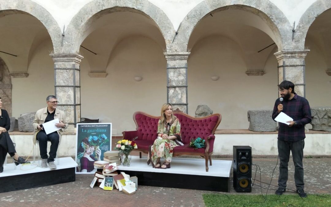 Libri, al Polo Culturale Tolfa abbraccia la scrittrice Caterina Battilocchio