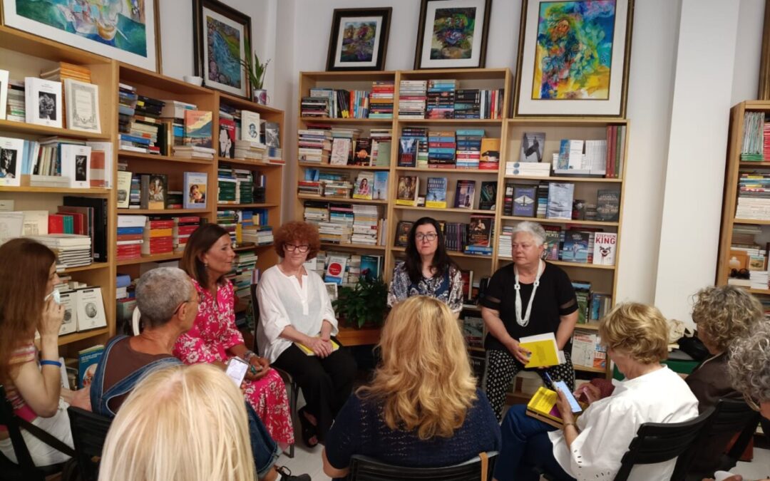Libri a Civitavecchia, vivace l’incontro sull’antologia “Omicidio, lei scrisse”