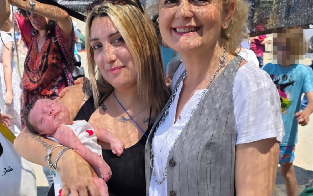 Sara, nata in casa a Cerveteri: l’abbraccio della sindaca Gubetti