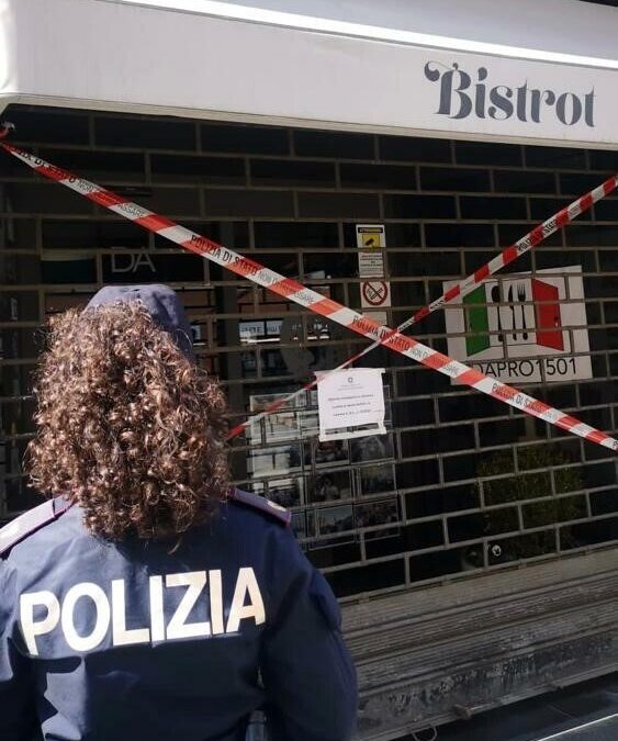 Pizza “alle blatte a San Paolo, la Polizia la fa chiudere