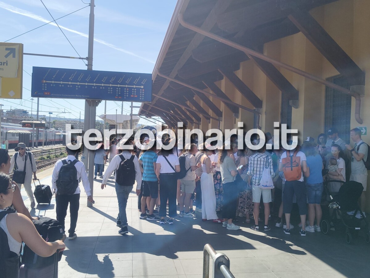 turisti croceristi stazione civitavecchia (2)