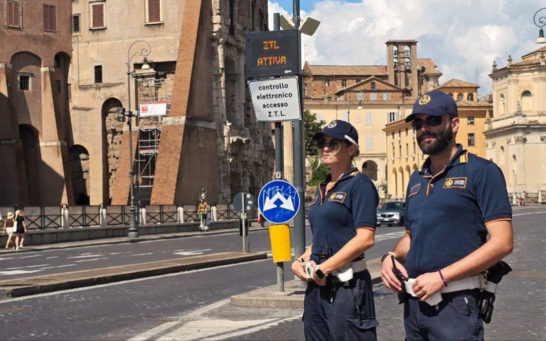 Copre la targa per entrare nella ztl, 61enne denunciato da Roma Capitale