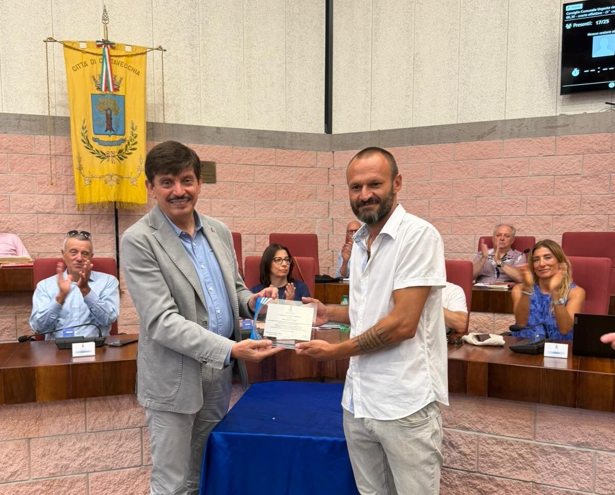 Civitavecchia celebra Emanuele Feoli riconoscimento del Consiglio comunale