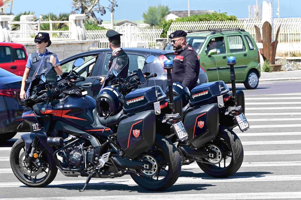 moto OSTIA - I Carabinieri impegnati nei controllli e il materiale sequestrato (4)