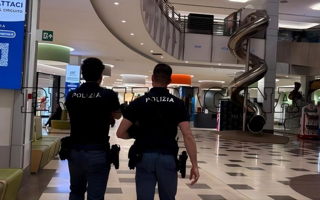 Furti in un centro commerciale dell’Eur, arrestato un giovane da agenti fuori servizio