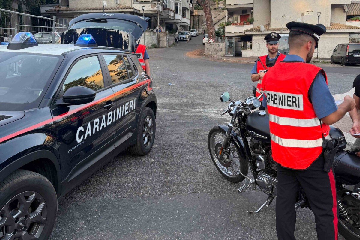 carabinieri blocco moto
