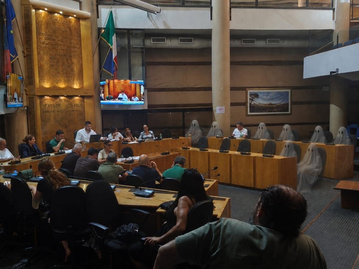 fantasmi opposizione ladispoli