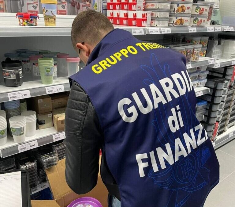Minimarket bengalese stangato dalla Finanza a Civitavecchia