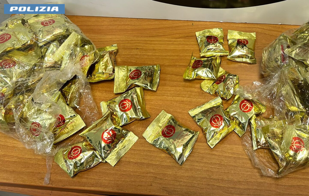polizia biscotti fortuna cocaina