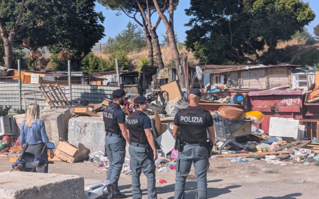 Blitz della Polizia nei campi nomadi di Roma: trovate spade e refurtiva, 9 arresti