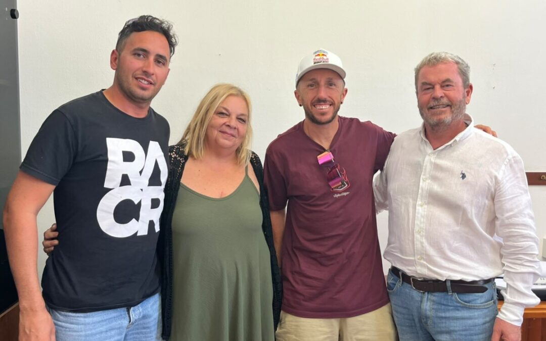 Incontro in Municipio a Cerveteri tra Vicesindaco Ferri e il pluricampione del mondo di motocross Tony Cairoli