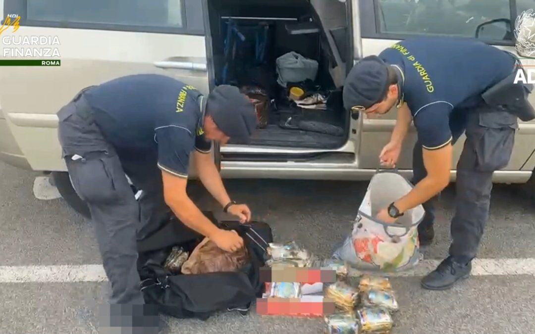 Venti kg di tabacco algerino sequestrato al porto di Civitavecchia