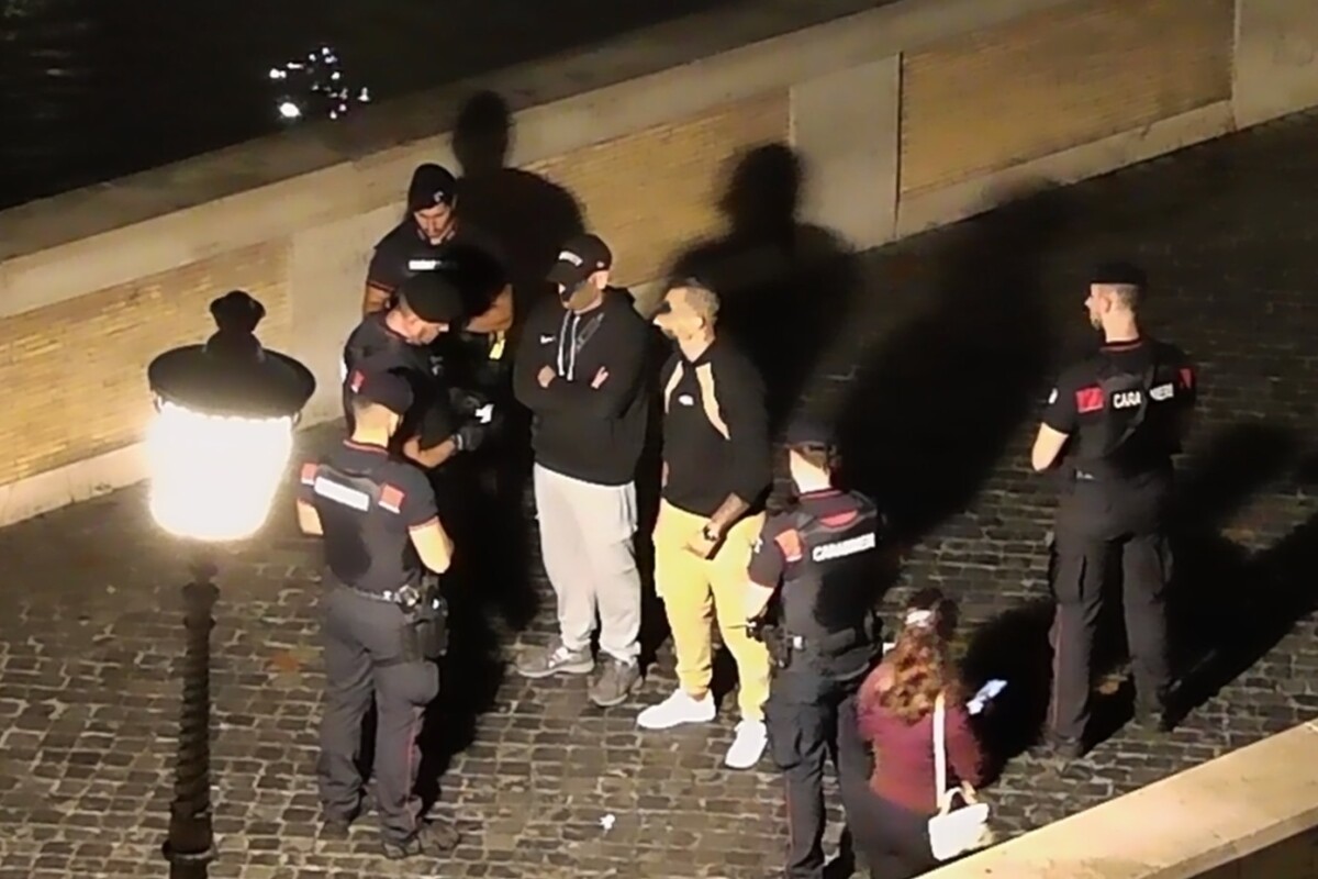 TRASTEVERE – Controlli dei Carabinieri malamovida (3) TRASTEVERE - Controlli dei Carabinieri malamovida (4)