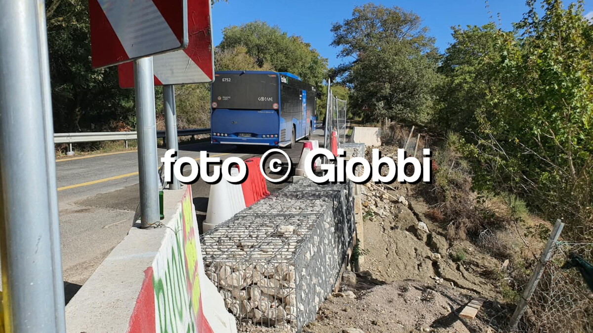 km 31 braccianese lavori acea smottamento restringimento semaforo 1